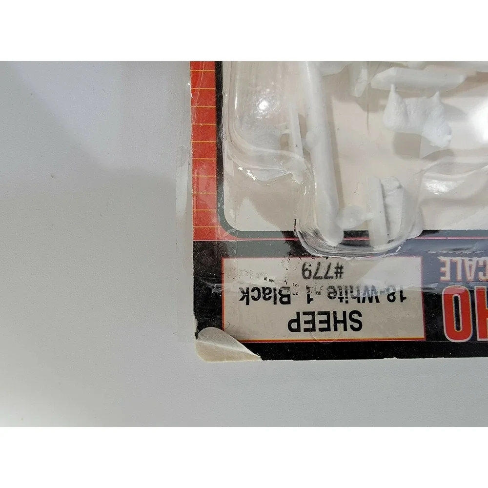 Atlas‎ 779 Sheep White Black Farm Animals Figures HO Scale Model Train NEW